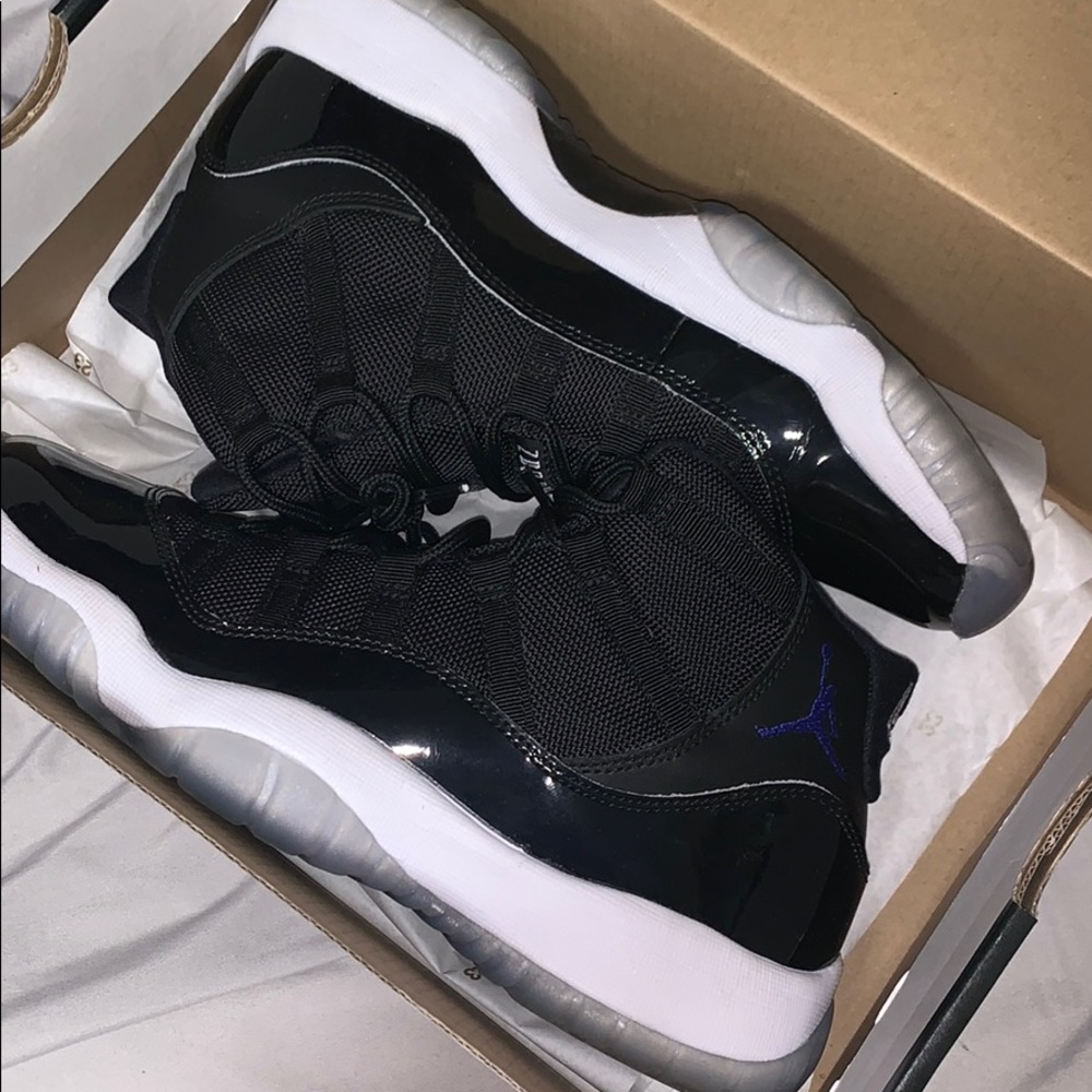 JORDAN 11 SPACE JAMS